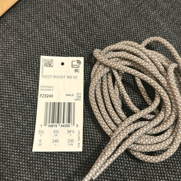 Yeezy Boost 350 v2 laces - Picture 1 of 3